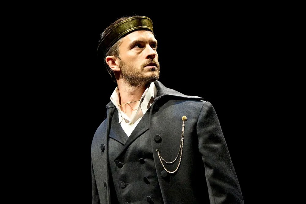 Review: RICHARD II at The Bridge&nbsp;Theatre